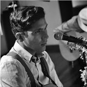 Profesor de Guitarra-Percusion y fundamentos de tecnica vocal